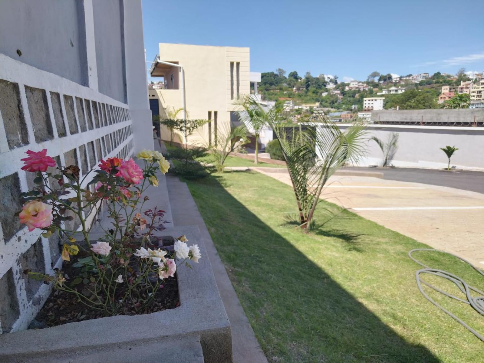Milestone City Appartements - Avec Restaurant - Sans Coupure D'Electricite - Vues Imprenables Antananarivo Exterior foto